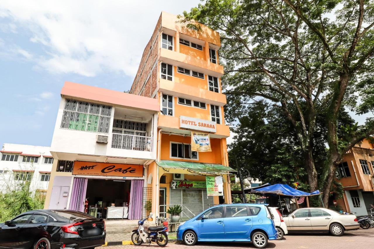 Oyo 89584 Hotel Sahara Kuala Kubu Bharu Exterior foto